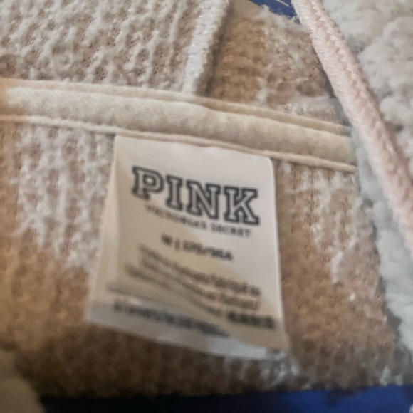 Victoria Secret PINK Sherpa pullover - Picture 4 of 6
